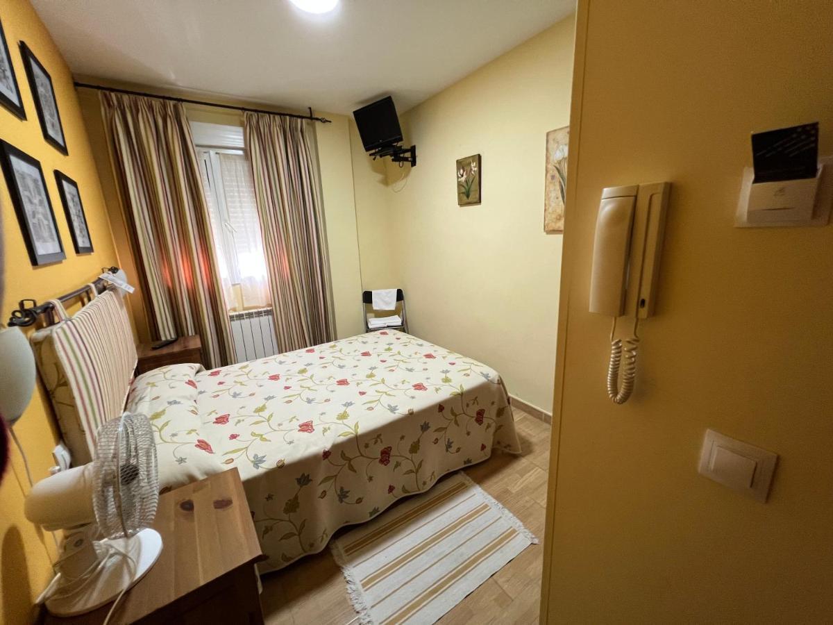 Hostal La Colmena Vicolozano Εξωτερικό φωτογραφία