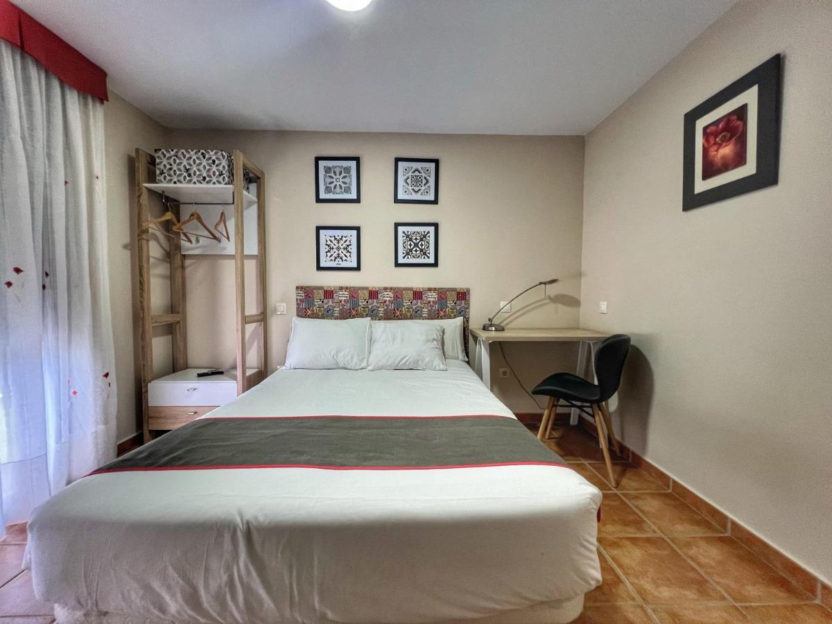 Hostal La Colmena Vicolozano Εξωτερικό φωτογραφία