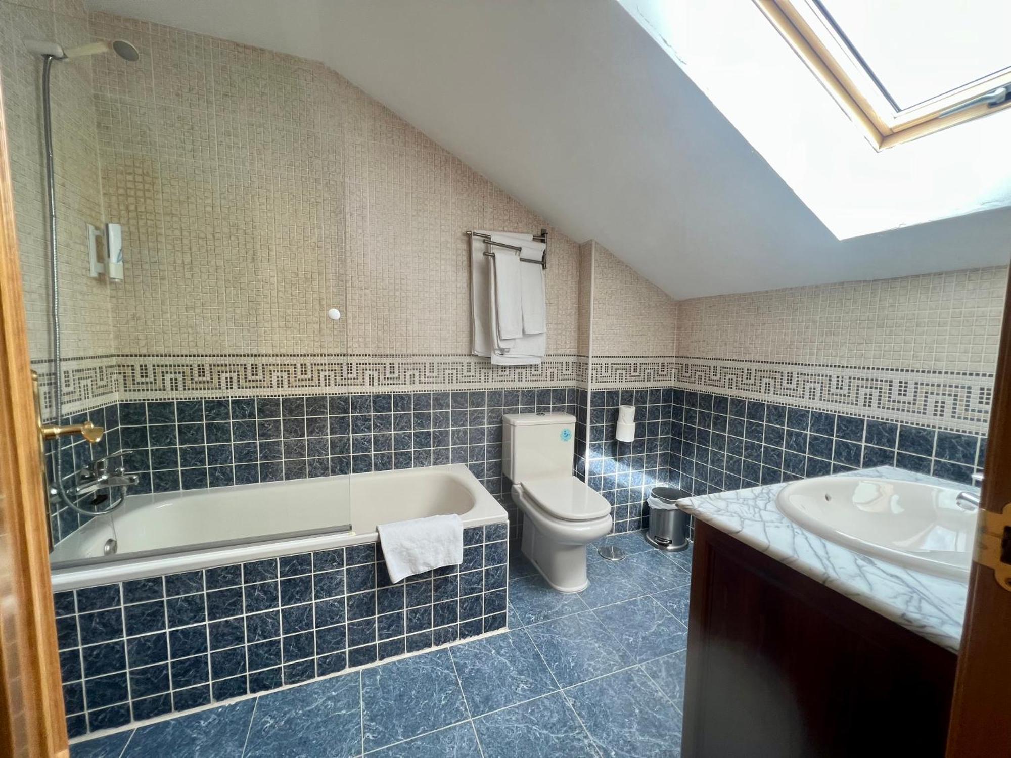Hostal La Colmena Vicolozano Εξωτερικό φωτογραφία