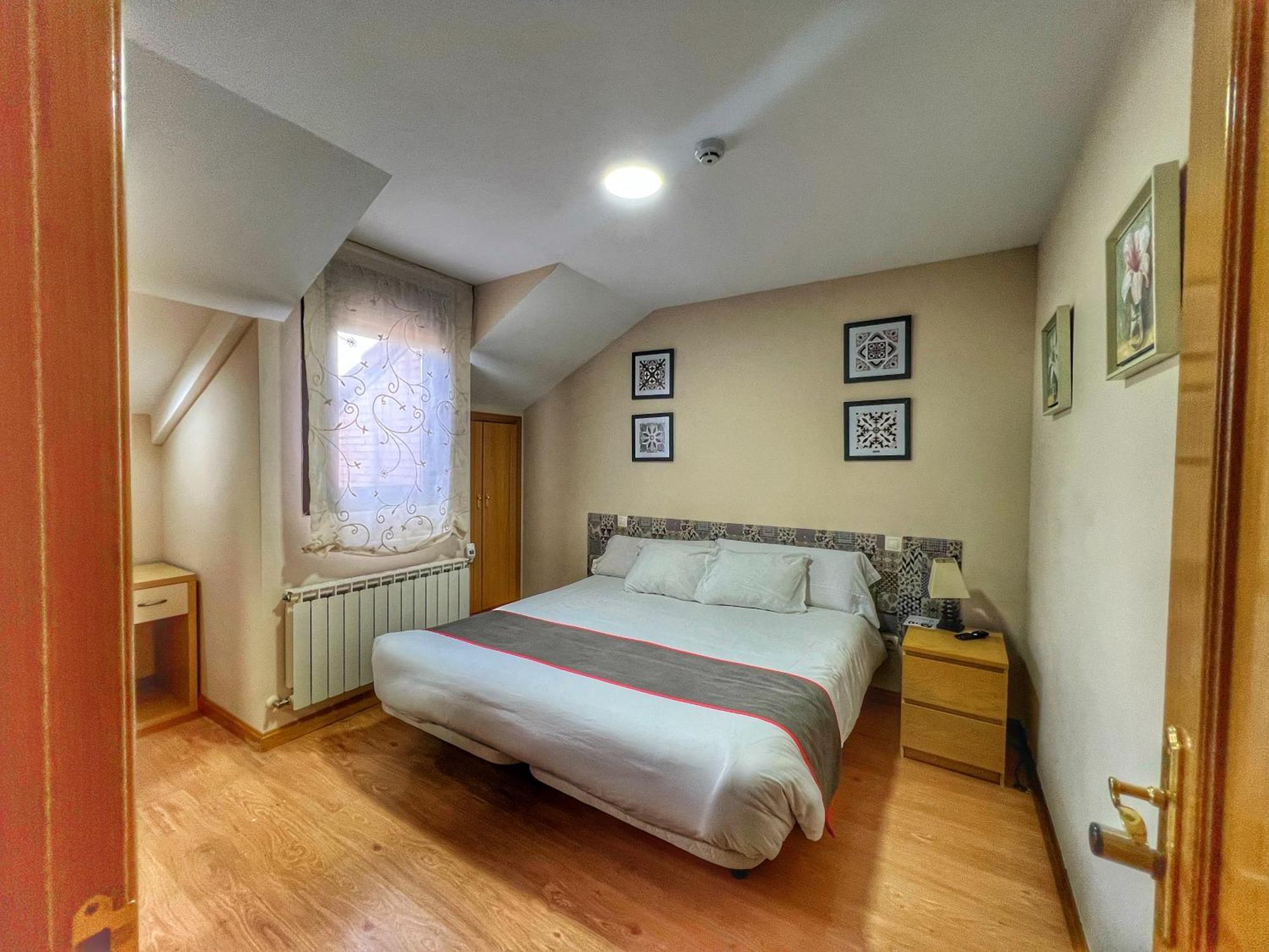 Hostal La Colmena Vicolozano Εξωτερικό φωτογραφία