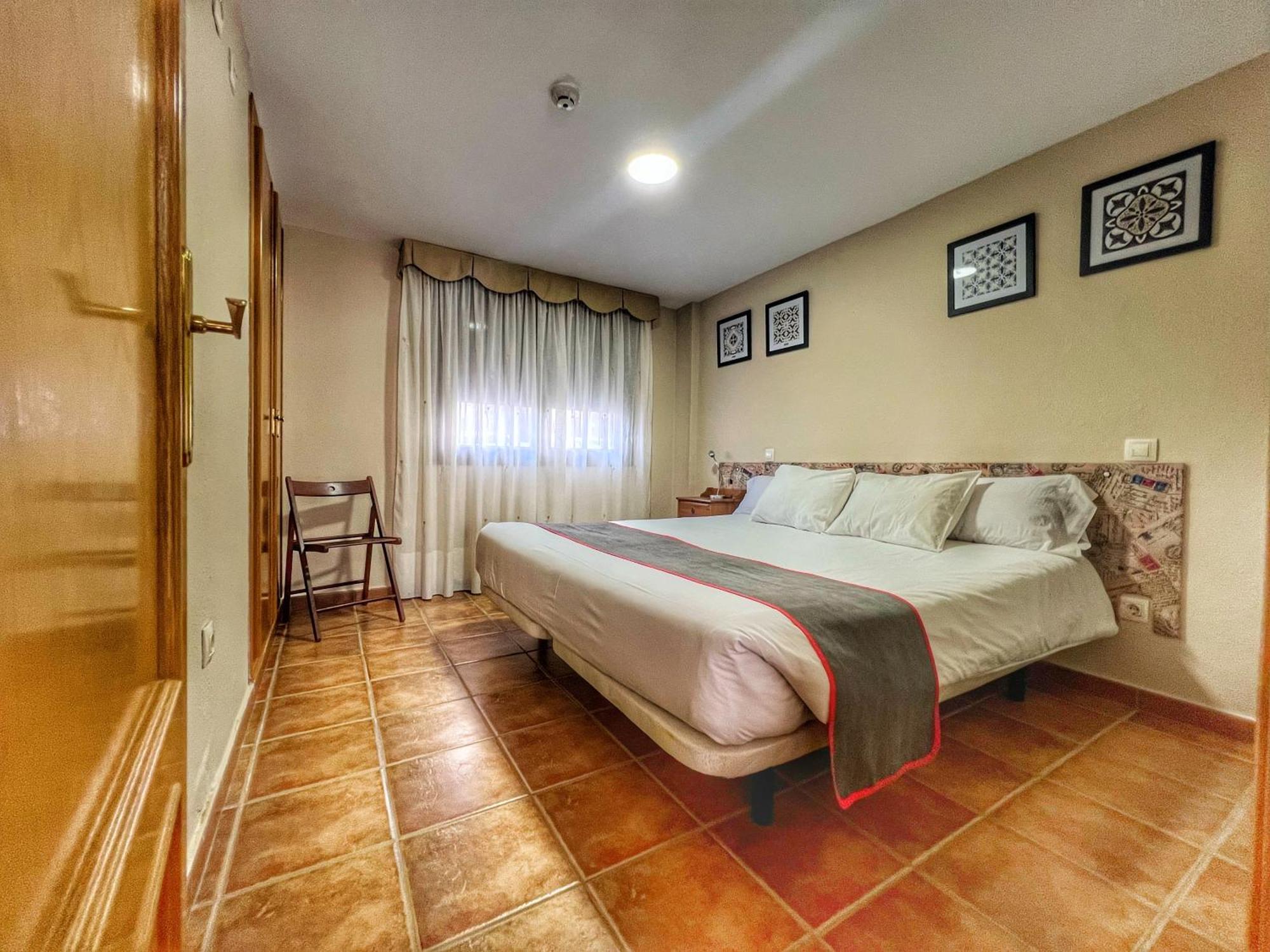 Hostal La Colmena Vicolozano Εξωτερικό φωτογραφία