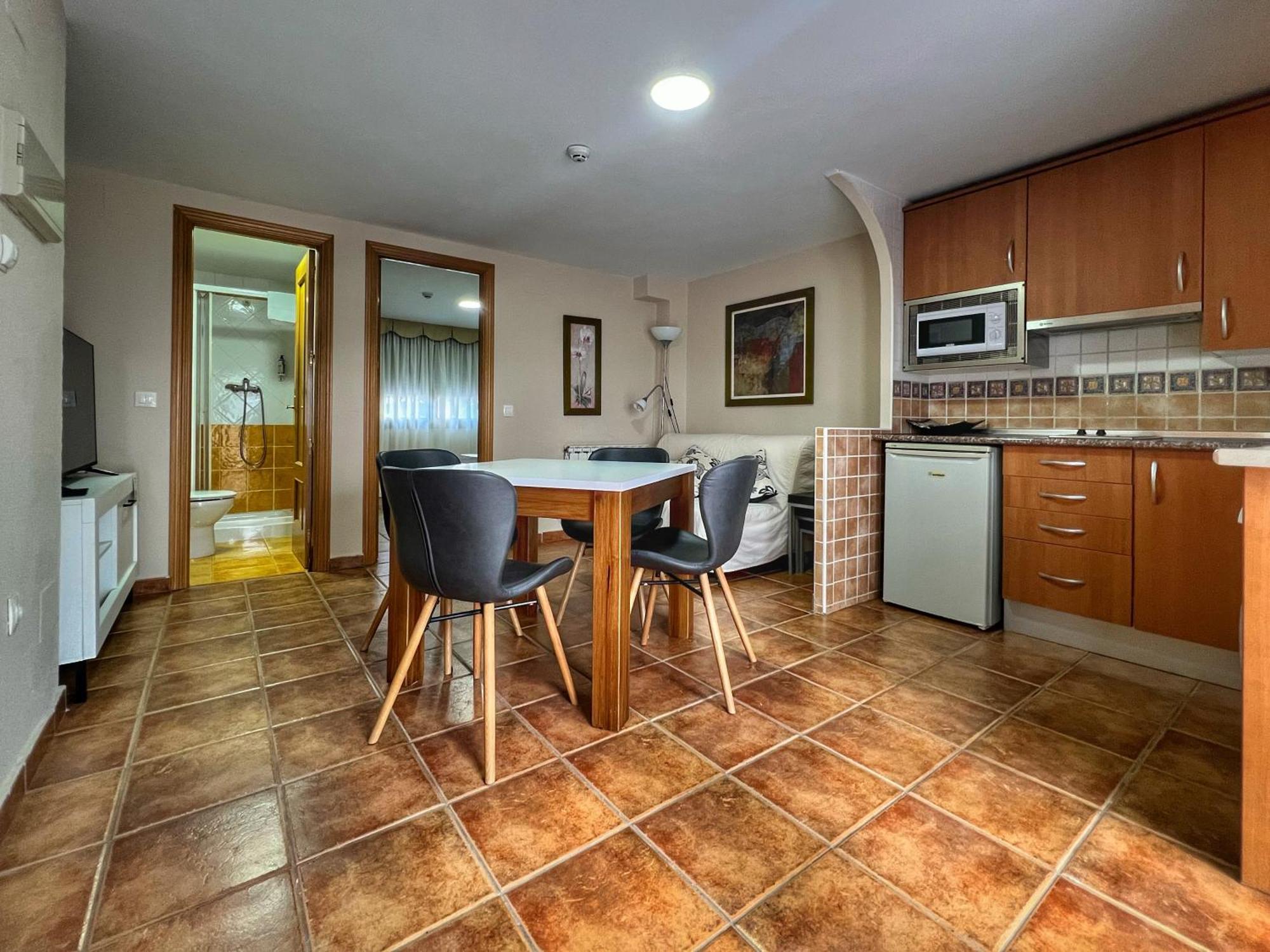Hostal La Colmena Vicolozano Εξωτερικό φωτογραφία